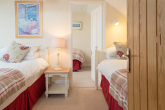 o_19jt3pjfv1r10kqqqk1ks1gdr1q